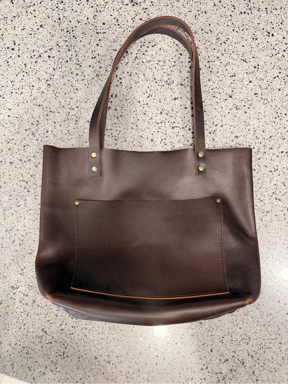 Classic Brown Leather Tote Bag – Minimalist Women’s Carryall